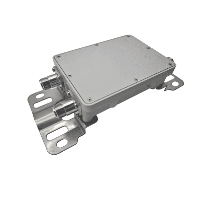 Combinador de Bandas de Dos Vías EP-COMB-2B / Rango de Frecuencia 698-960 MHz y 1710-2700 MHz / Bajo PIM / Alta Rechazo Fuera de Banda / Potencia Continua 300 W / Pico 800 W / Conectores N Hembra / IP40