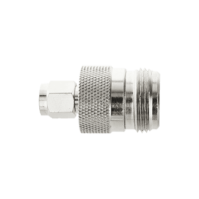 Adaptador en Linea de Conector SMA Macho a N Hembra.